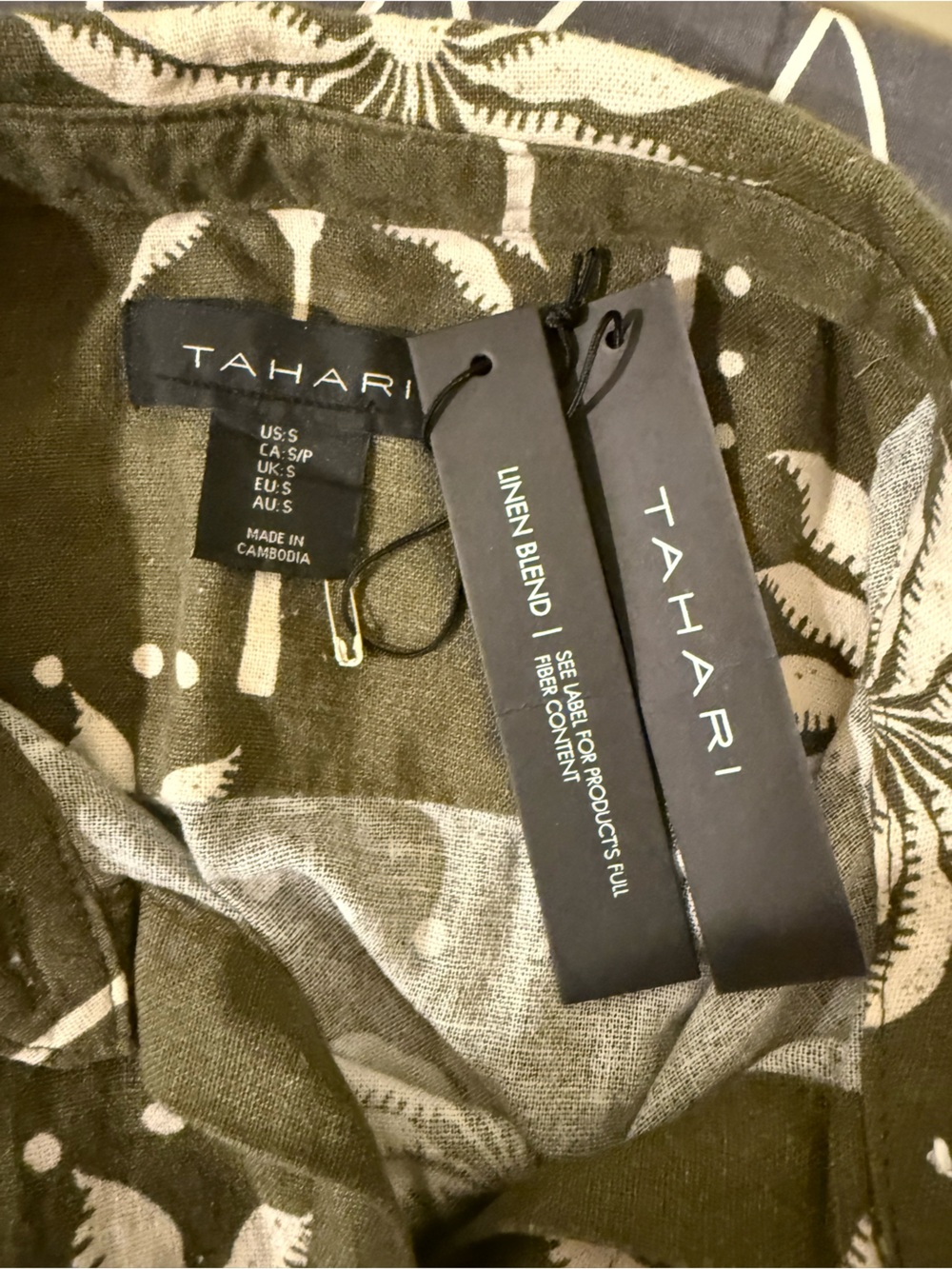 NWT Tahari Linen Olive Green Palm-Print Shirt Dress with Belt and Wooden Buckle - Picture 2 of 5